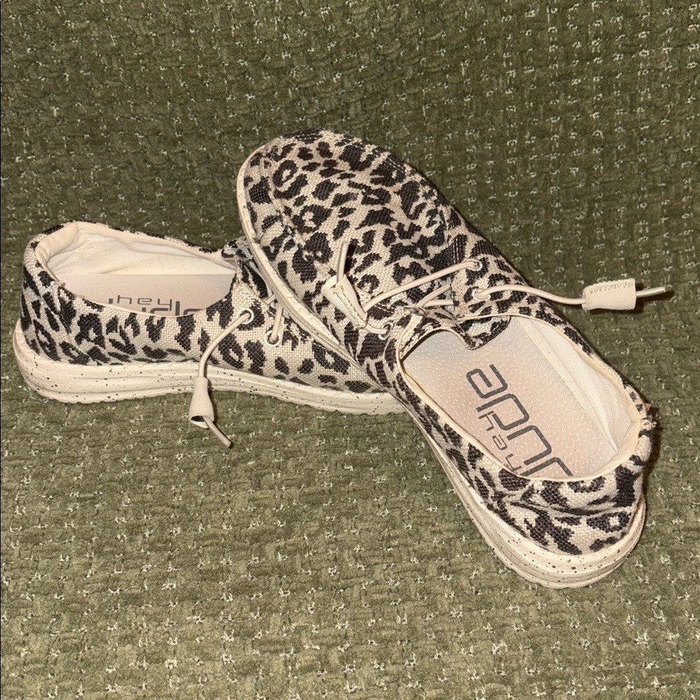 HEY DUDE Cheetah Wendy Luxe Leo SIZE 7